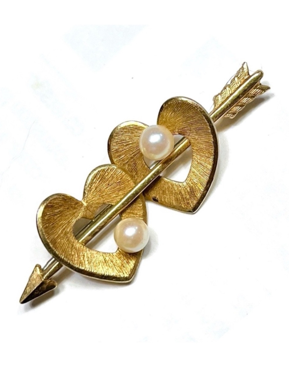 Vintage Krementz Double Heart Arrow Brooch Cultured Pearls Signature Hinged Box